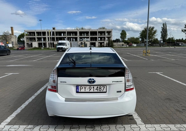 Toyota Prius cena 28500 przebieg: 269450, rok produkcji 2012 z Poznań małe 29